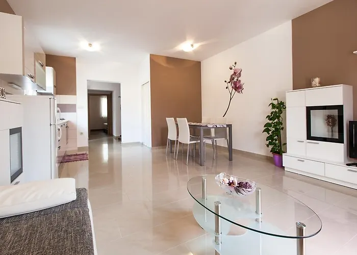 Apartment The Golden Island