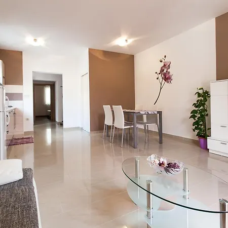 Apartament The Golden Island